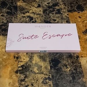 Wander Beauty Suite Escape Eyeshadow Palette